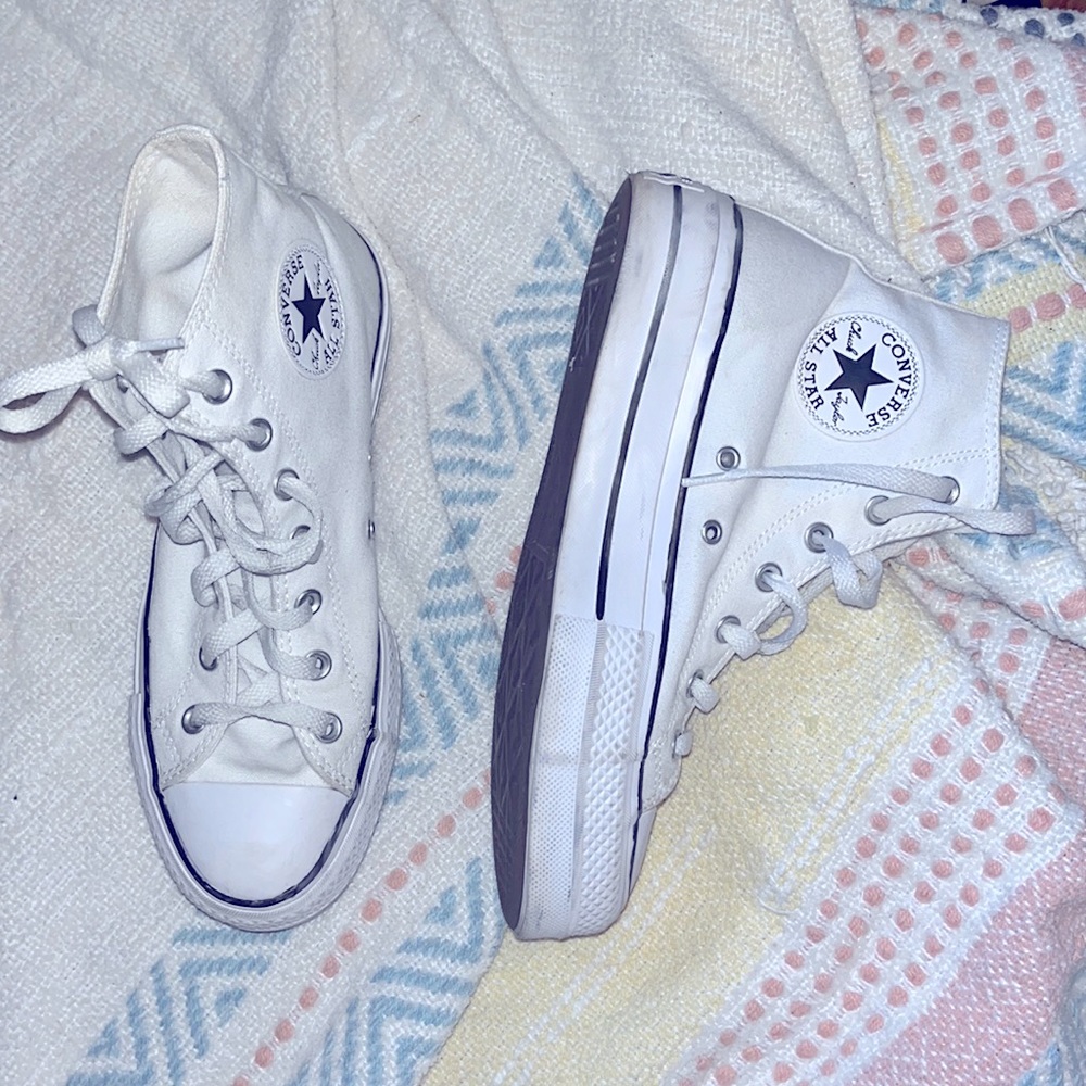Platform converses size 8 in women’s